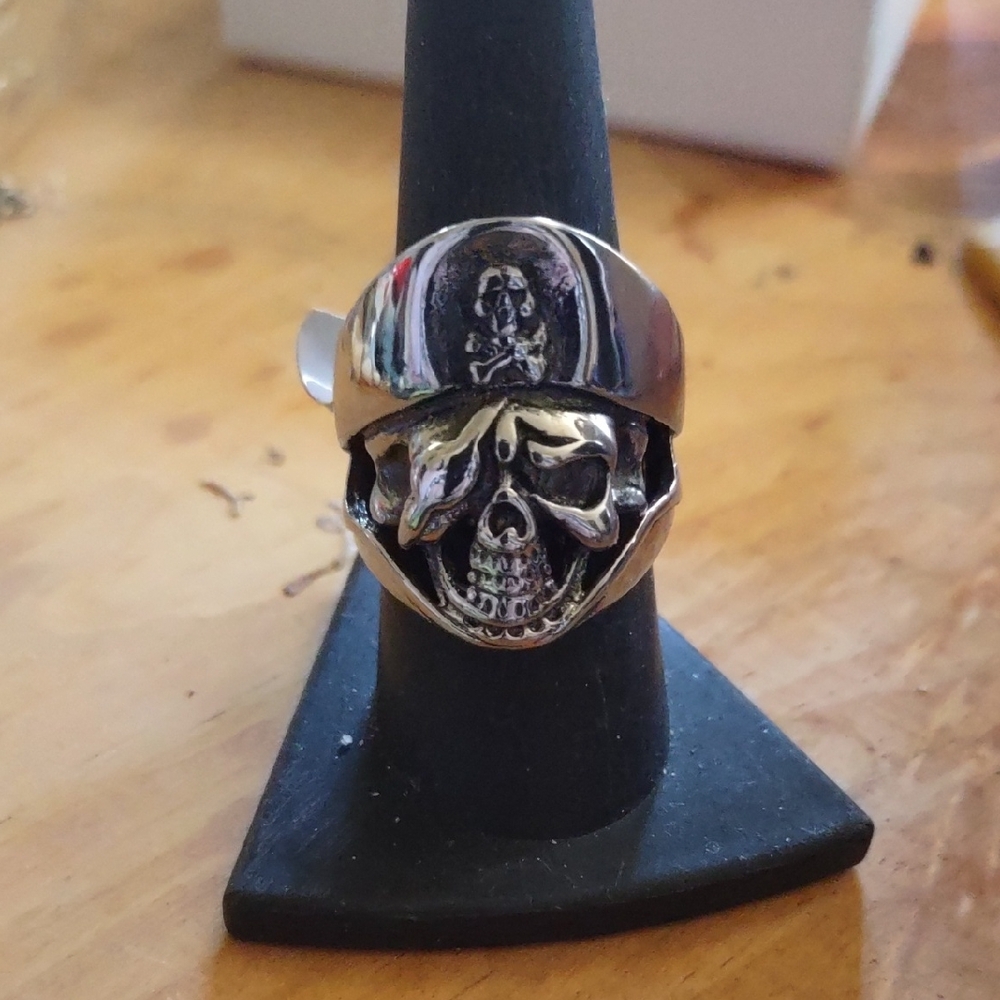 Silver Skull IInox jewelry ring. Size 8